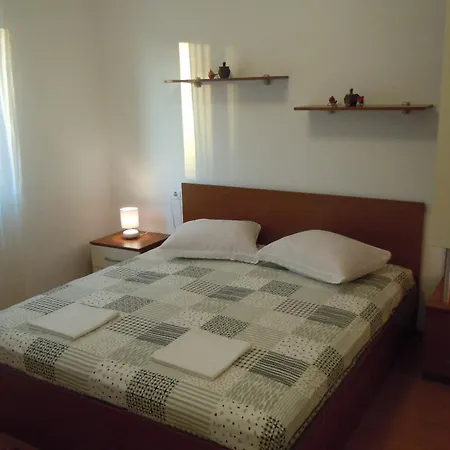 Sveta Nedilja 13753a Hvar Town